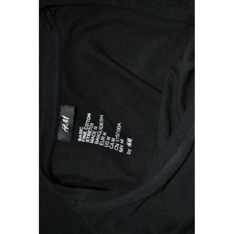 zwarte basic heren v hals shirt H&m in maat M - e40