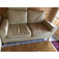 te koop mooie leren bankstellen met 2 losse hoofdsteunen