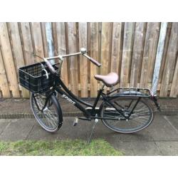 Mooi meisjes fietsen weinig gebruik