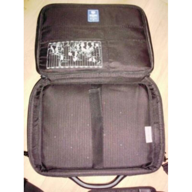 Samsonite Nylon laptoptas afm. 35x30x10cm in nieuwstaat