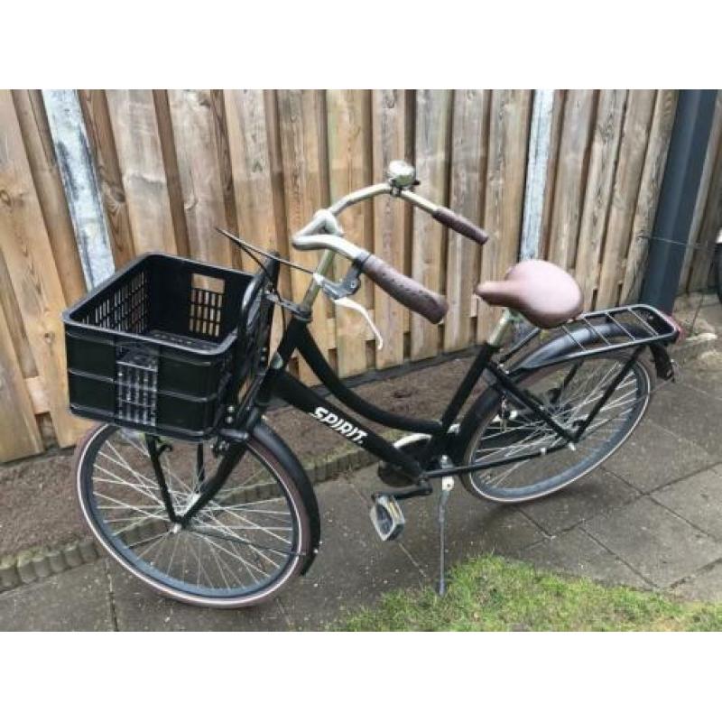 Mooi meisjes fietsen weinig gebruik