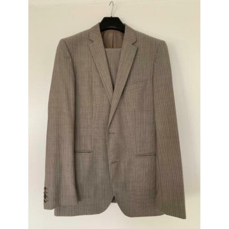Hugo Boss kostuum maat 102