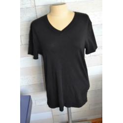 zwarte basic heren v hals shirt H&m in maat M - e40
