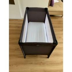 Campingbedje nieuw met extra matras ( campingbed reisbedje
