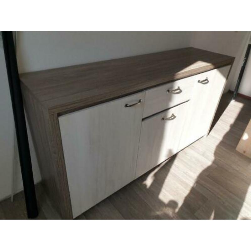 Dressoir en tafelmeubel