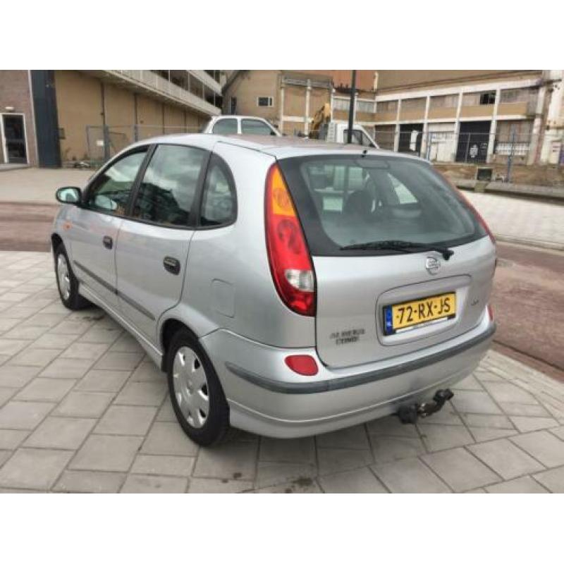 Nissan Almera Tino 2.2 dCi Acenta