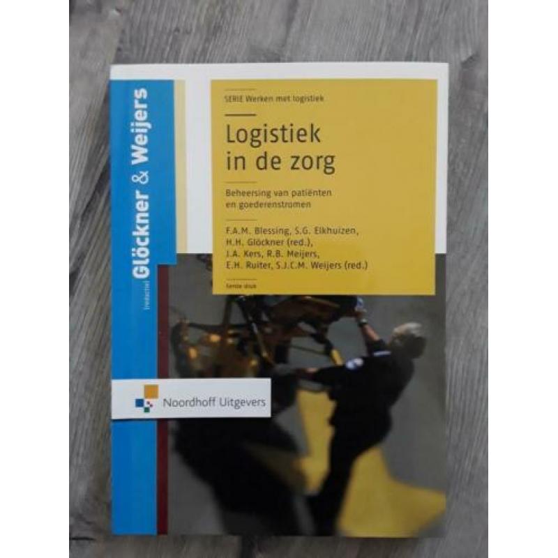Diverse studieboeken voor in de zorg