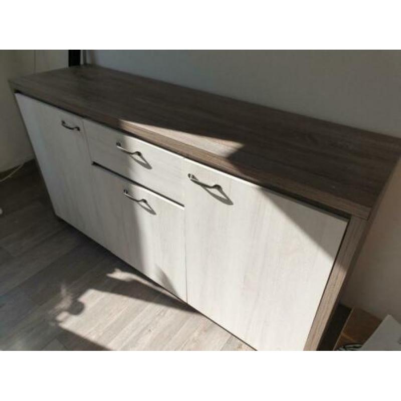 Dressoir en tafelmeubel