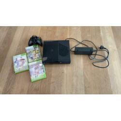 XBOX 360 incl 3 fifa jaartal 15,16,17 spellen
