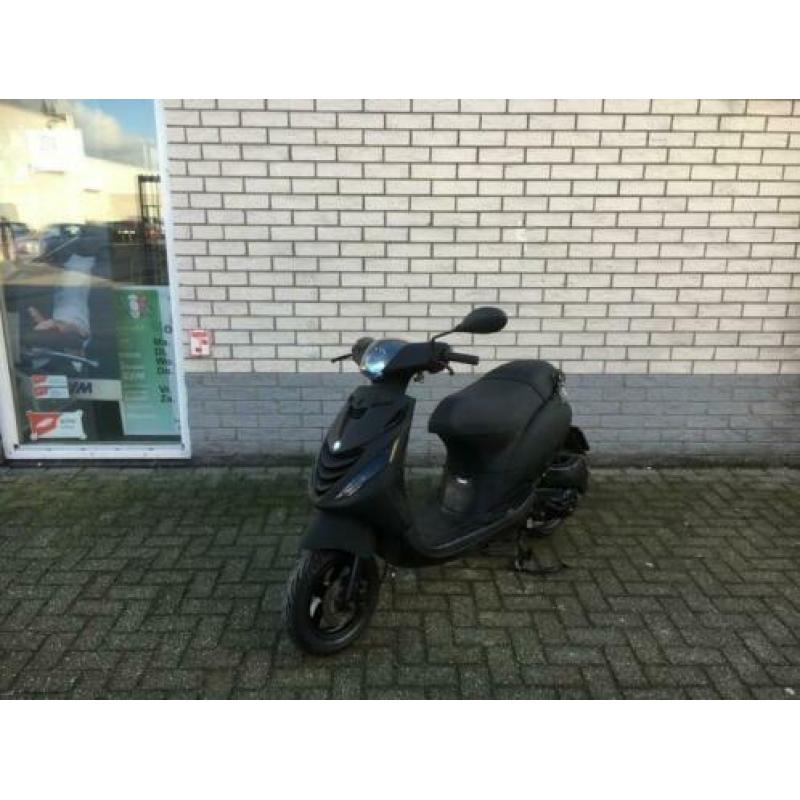 Gave piaggio zip sp 45km brom 4t mat zwart bj2011 6000km