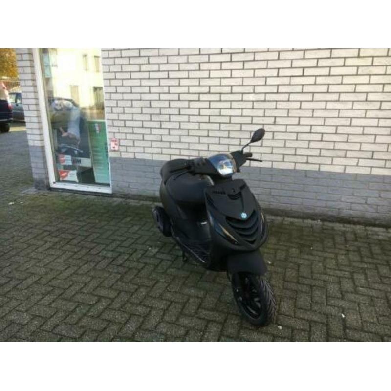 Gave piaggio zip sp 45km brom 4t mat zwart bj2011 6000km