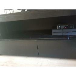 Mooi zwart eiken hout tv meubel 180cm breed. Goede kwaliteit