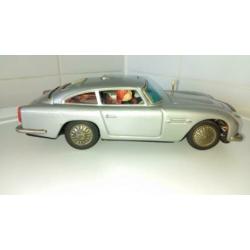 Blikken 007 Auto. James Bond. Aston Martin. Frictie. Japan.