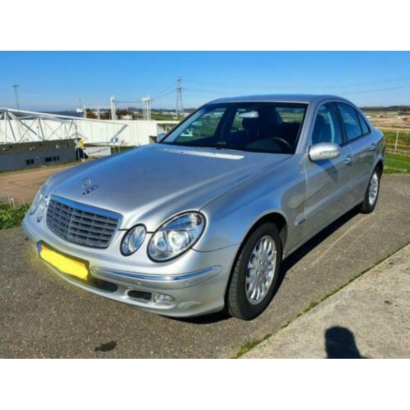 Mercedes E-Klasse 2.6 E240 Sedan AUT 2002 Grijs