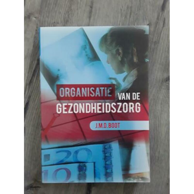Diverse studieboeken voor in de zorg