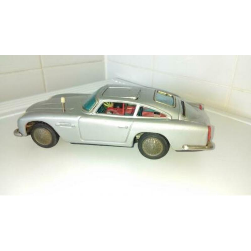 Blikken 007 Auto. James Bond. Aston Martin. Frictie. Japan.
