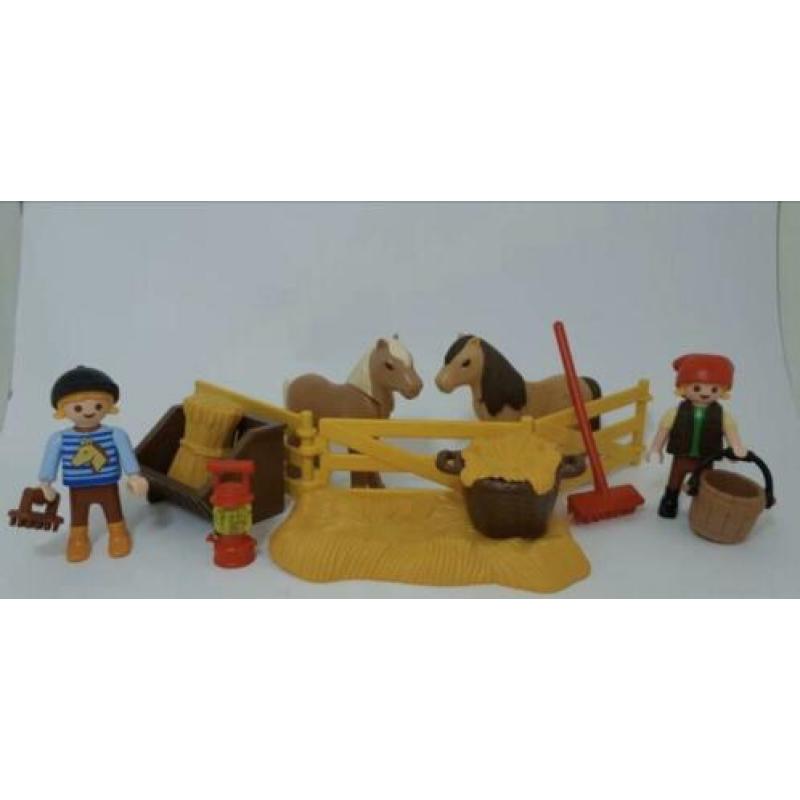 Playmobil mange ponies met ruiters