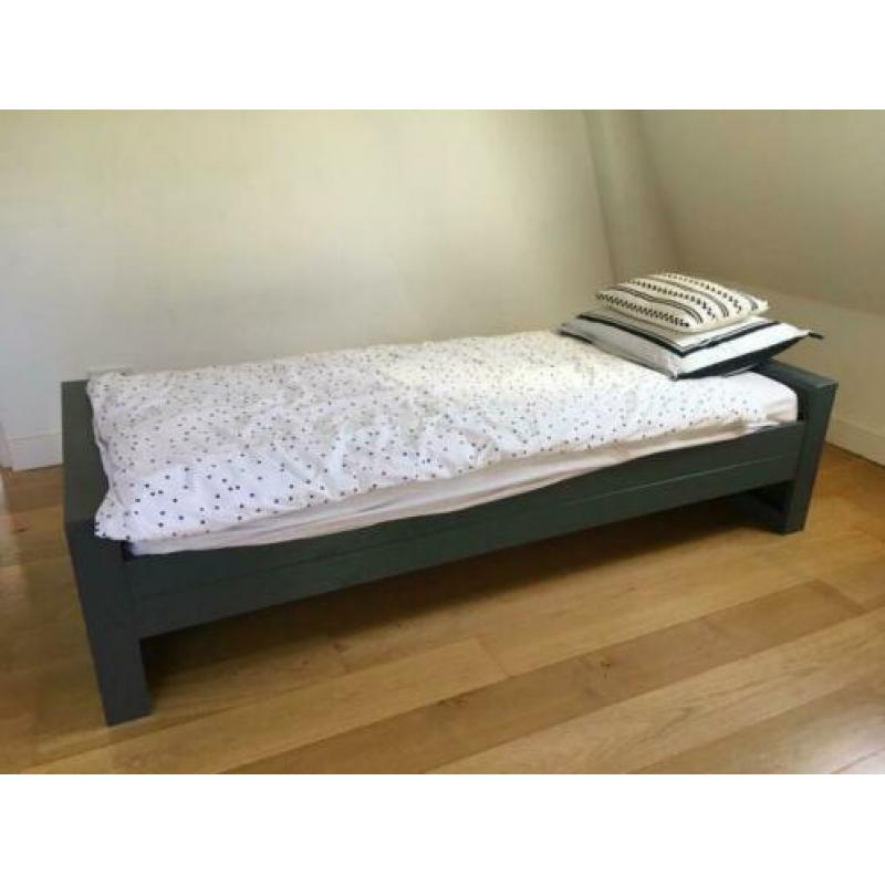 woood 1 pers bed