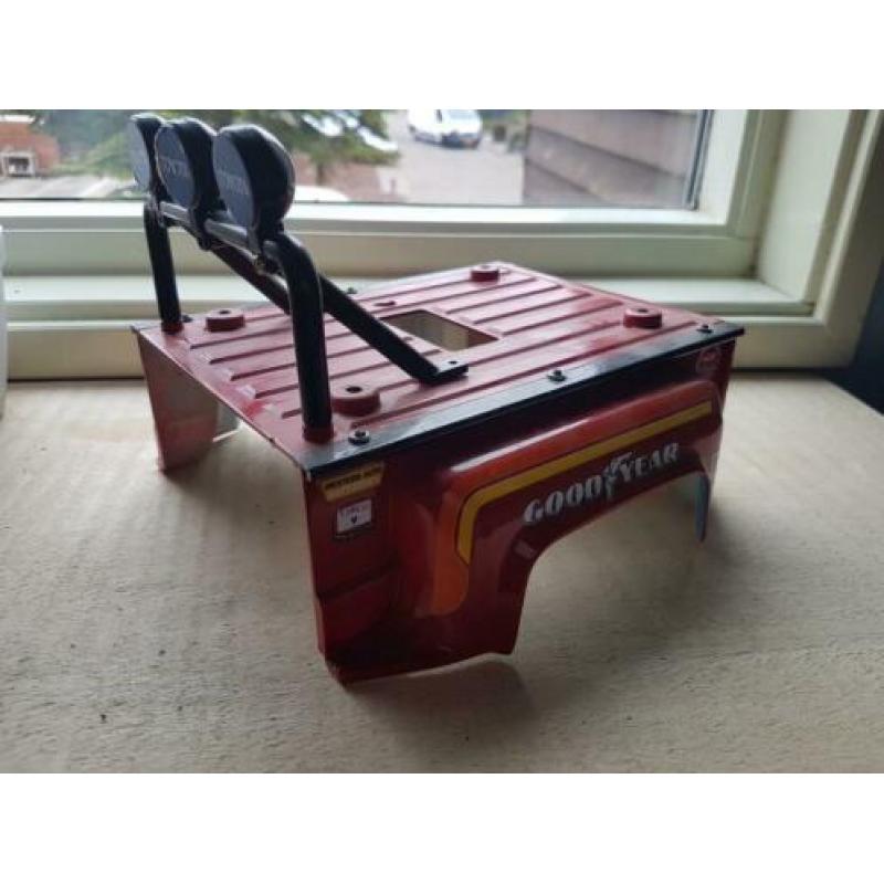 Tamiya vintage hilux achterbak