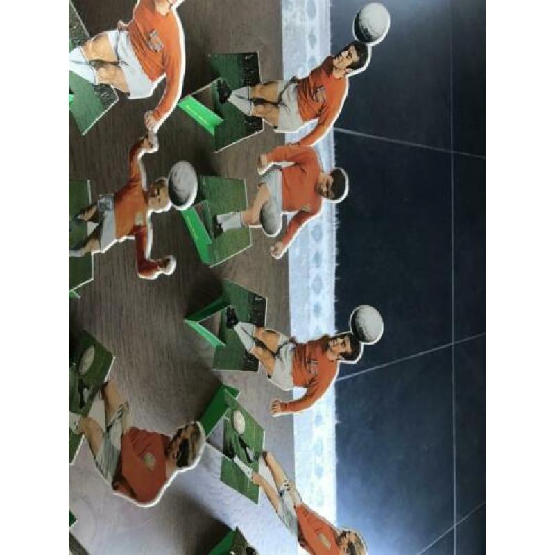 Crespa chips voetbalpoppetjes karton oud