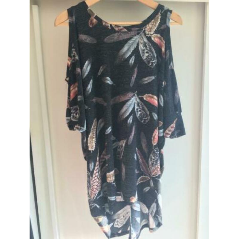 Voyelles: Lange glitter top met verenprint (S/M)