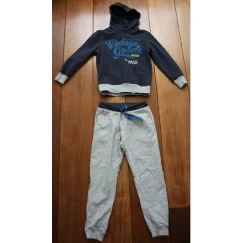 Jongens complete set met Joggingbroek & Sweater Maat 128 C&A