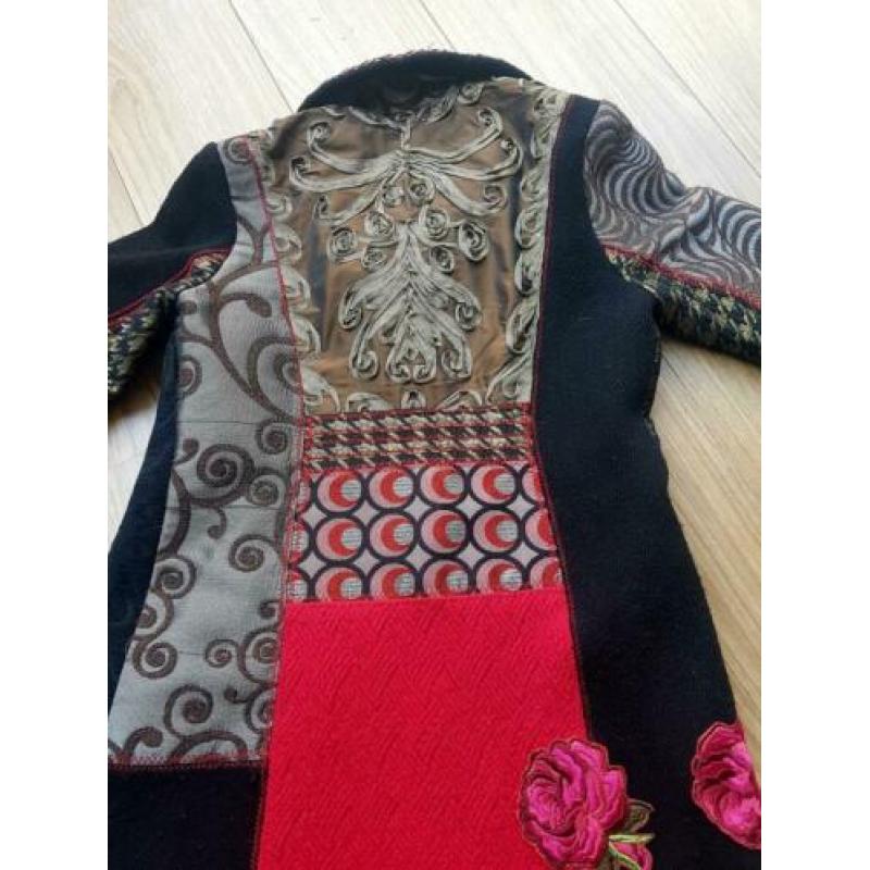 Desigual. Gave aparte voorjaars jas maat 38.
