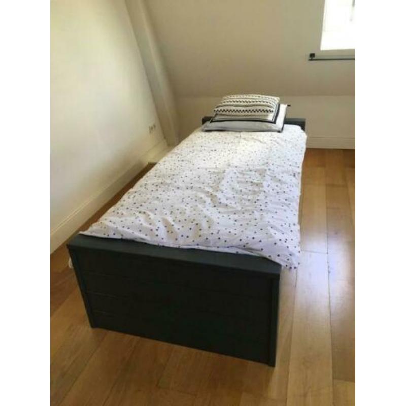 woood 1 pers bed