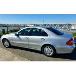 Mercedes E-Klasse 2.6 E240 Sedan AUT 2002 Grijs