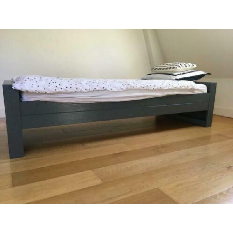 woood 1 pers bed