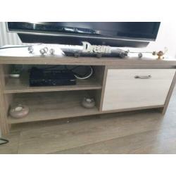 Dressoir en tafelmeubel