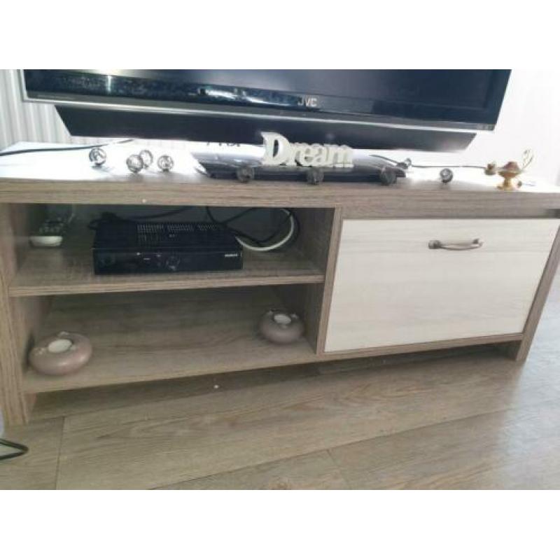 Dressoir en tafelmeubel