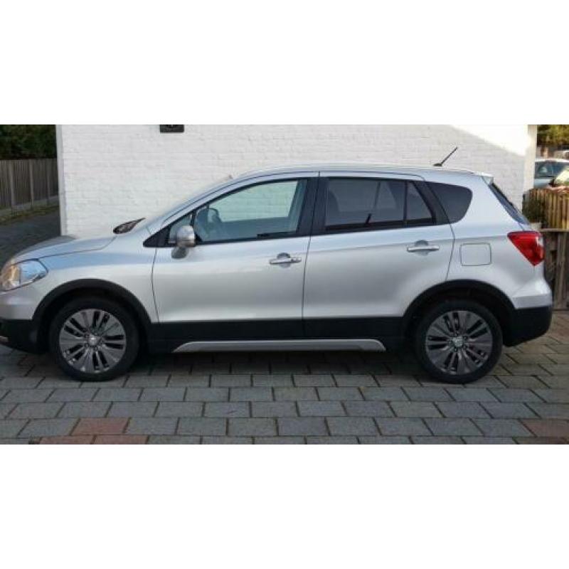 SUZUKI Sx4 S-Cross 1.6 VVT 120 pk exclusive 26000 km !