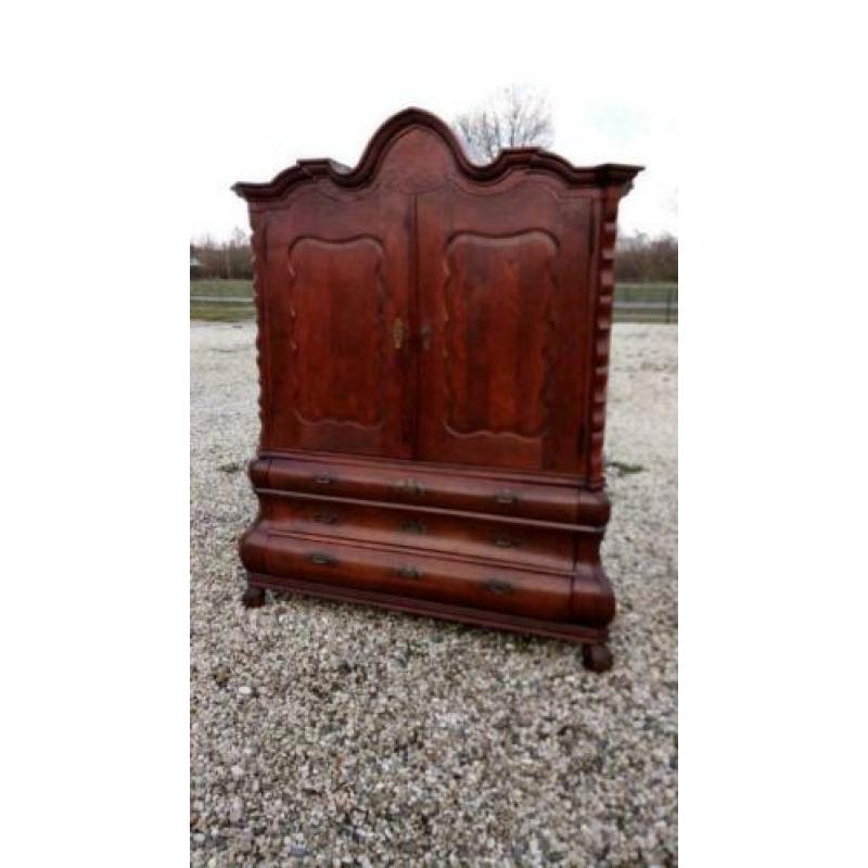 666 a, antiek eiken kabinetkast te koop