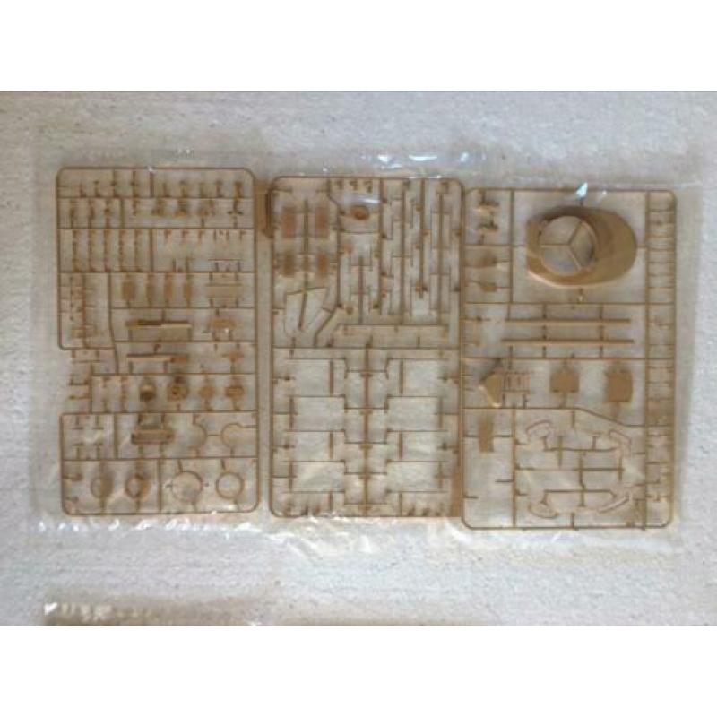 1/35 AMX-30B2 tank woestijn uitvoering van Tiger models