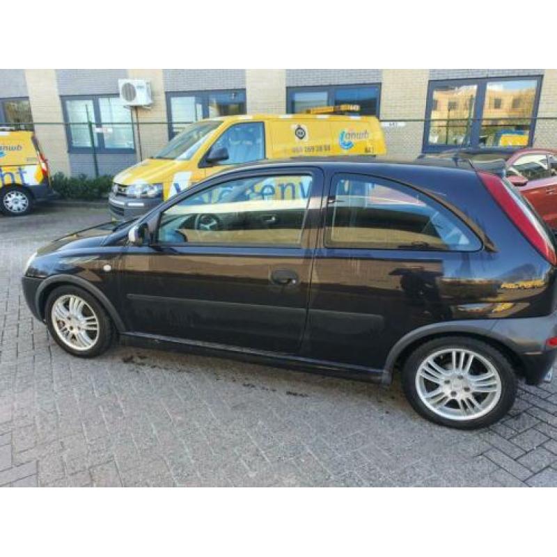 Opel Corsa Sport 1.4 I 16V 3D 2002 Zwart