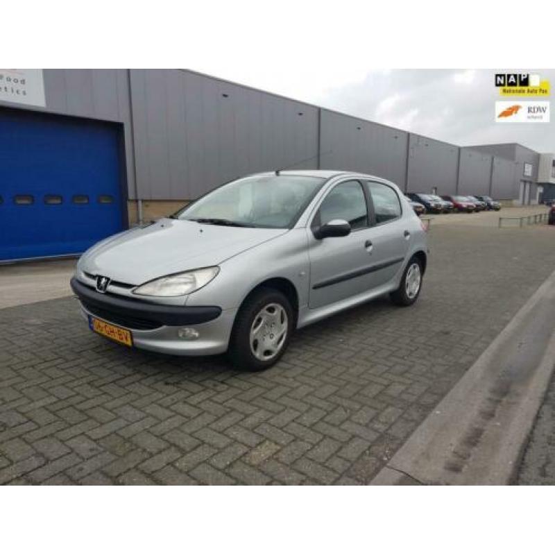 Peugeot 206 1.4 Gentry 5 Deurs Automaat Airco Nap Elektr ram