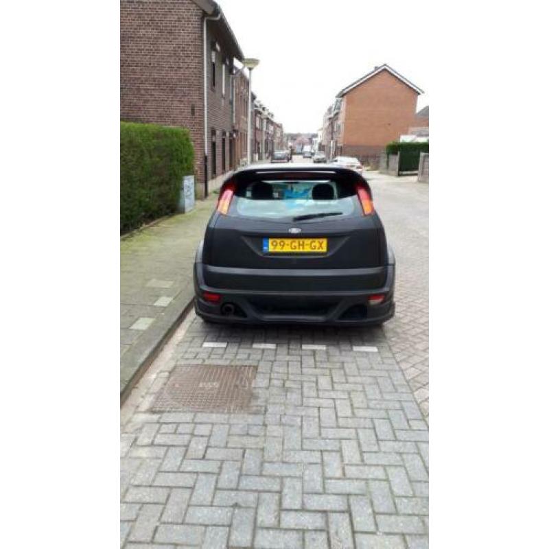 Ford Focus 1.8 I Ambiente 3D 2000 Zwart