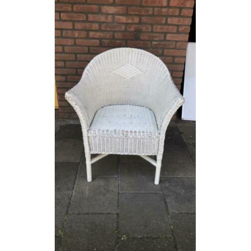 Witte Rotan Stoel - € 6,50