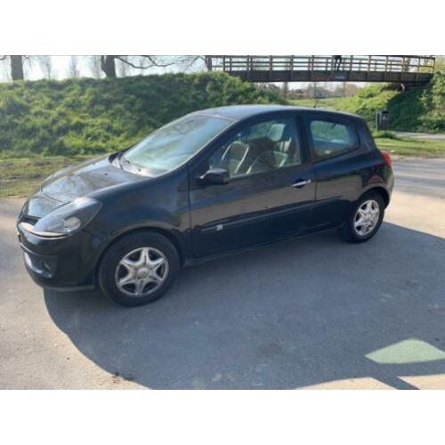 !!goed lezen!! Renault Clio 2.0 16V 3-DRS E4 2007 Zwart