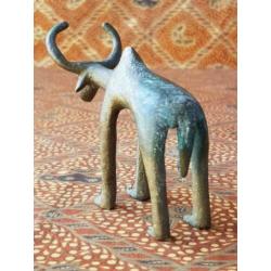 Mooi antiek Oosters brons beeldje van een heilige stier 8 cm