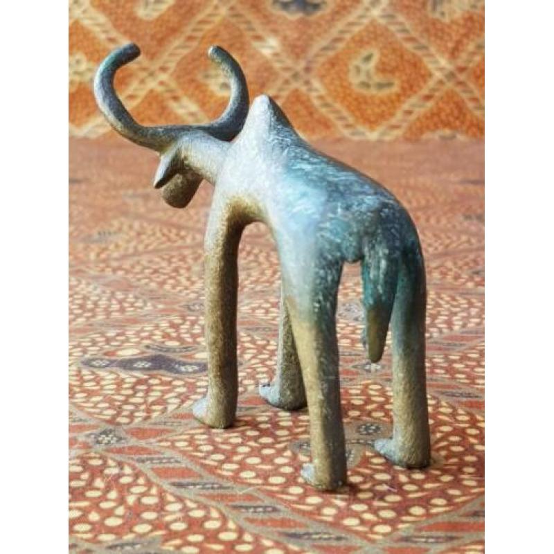 Mooi antiek Oosters brons beeldje van een heilige stier 8 cm