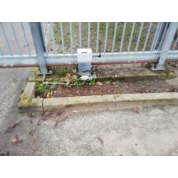 Ruim 5 meter breed electrisch tuinhek