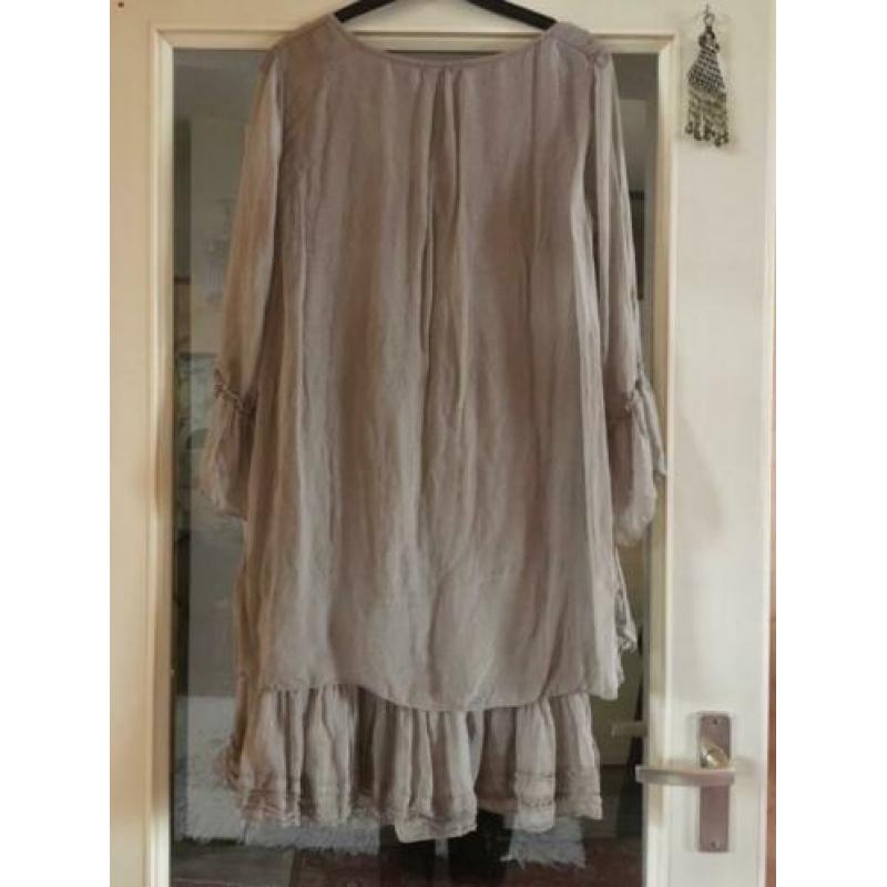 Mooie beige tuniek met twee lagen maat 42/44 voor 10€