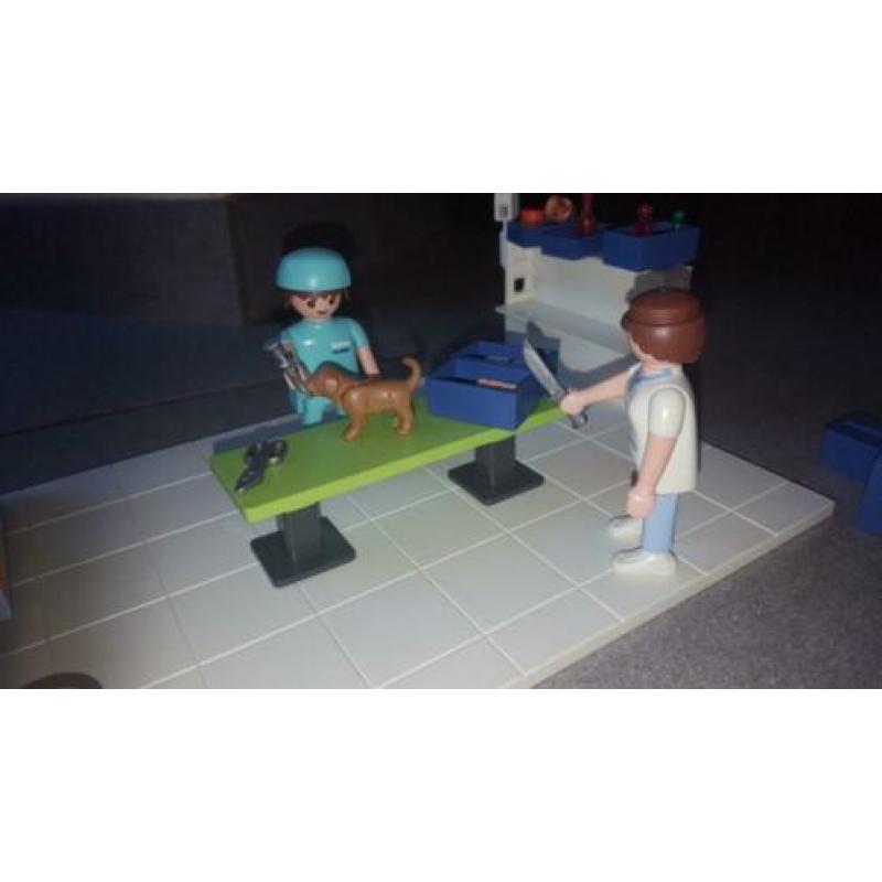 Grote playmobil dierenarts praktijk compleet