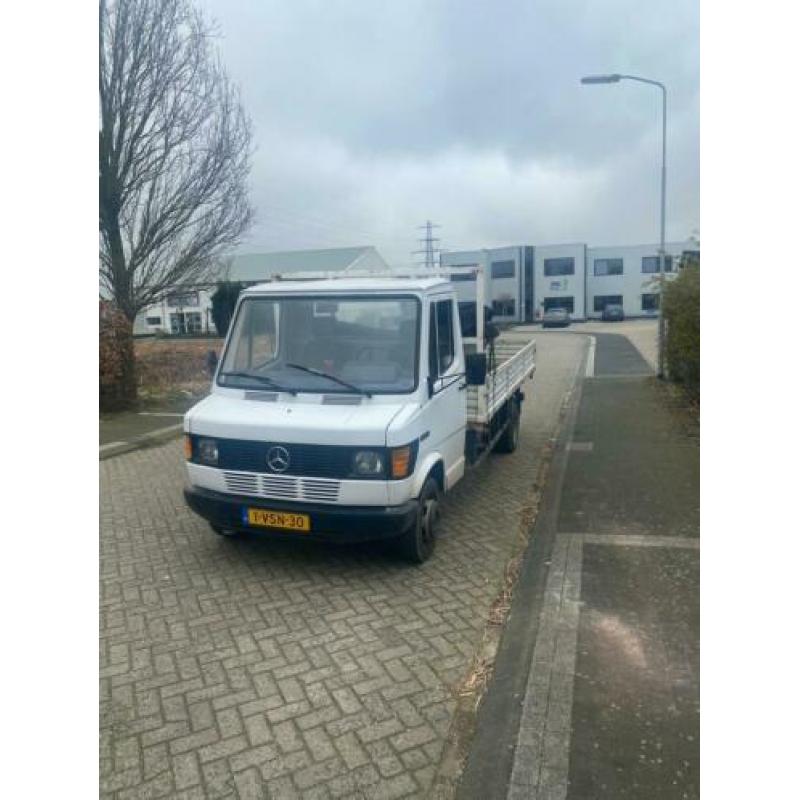 Mercedes-Benz 407D 1983 open laadbak