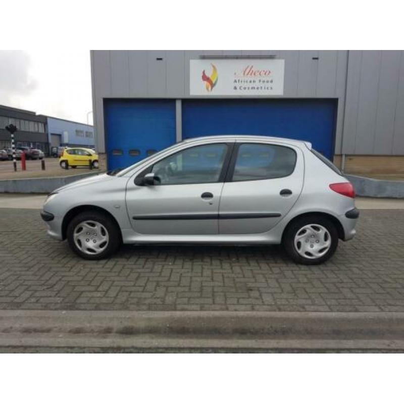 Peugeot 206 1.4 Gentry 5 Deurs Automaat Airco Nap Elektr ram