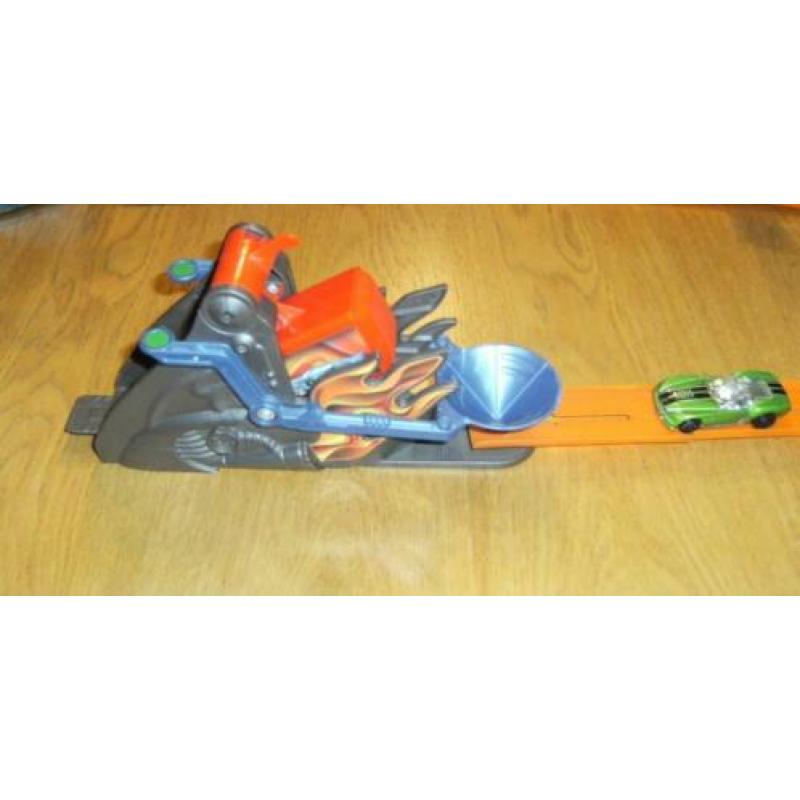 Hot Wheels onderdelen van een Racebaan + 14 auto's