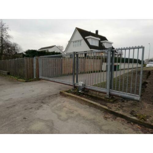 Ruim 5 meter breed electrisch tuinhek