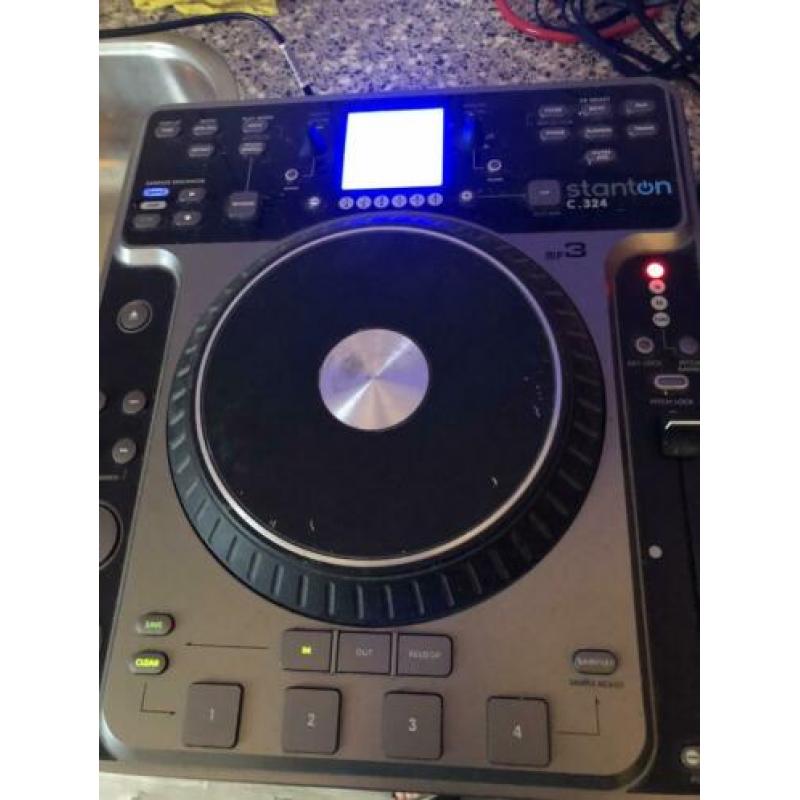 Stanton -324 dj set tafels